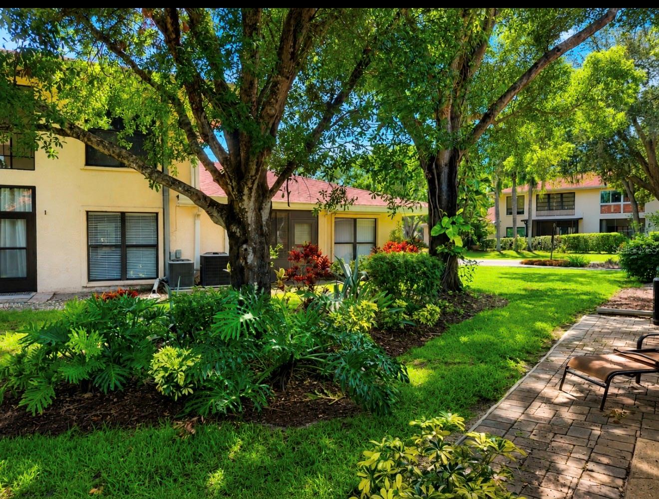 THE KNOLLS OF KINGS POINT III - Residential