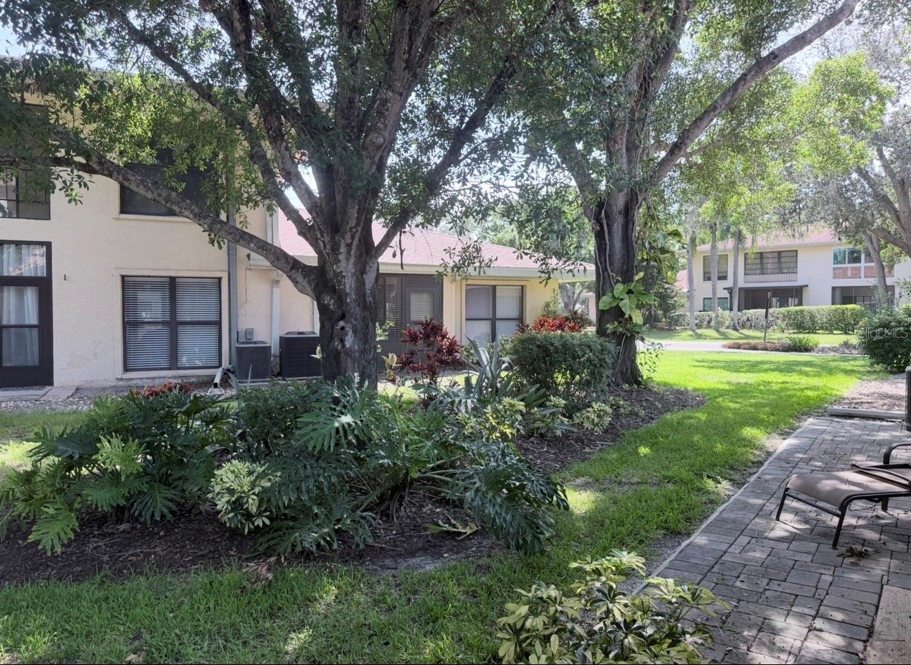 THE KNOLLS OF KINGS POINT III - Residential