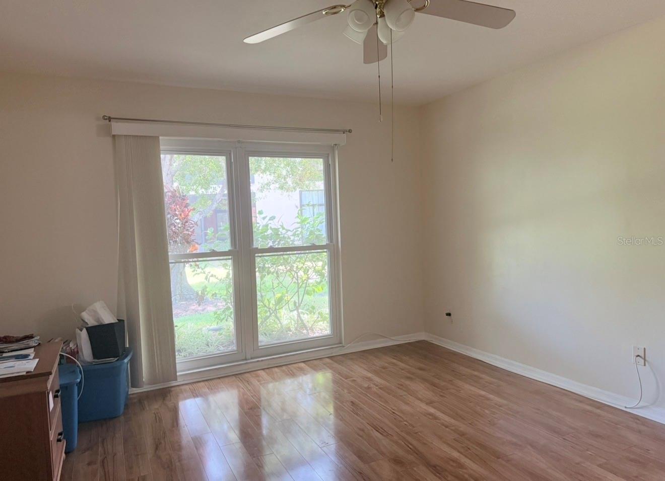 THE KNOLLS OF KINGS POINT III - Residential