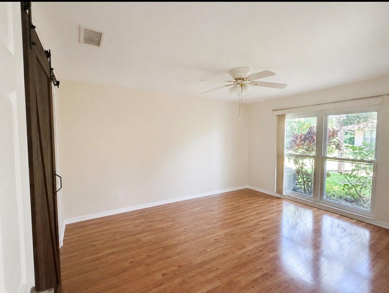 THE KNOLLS OF KINGS POINT III - Residential