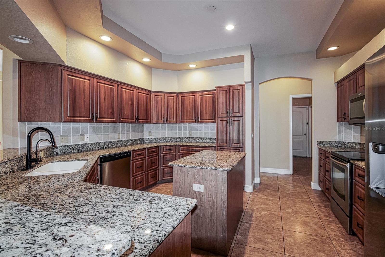 PLANTATION ESTATES - Residential
