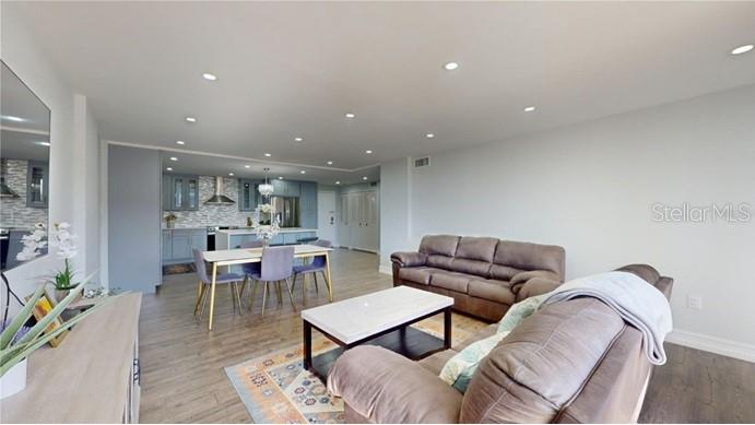 STARBOARD TOWER - Residential
