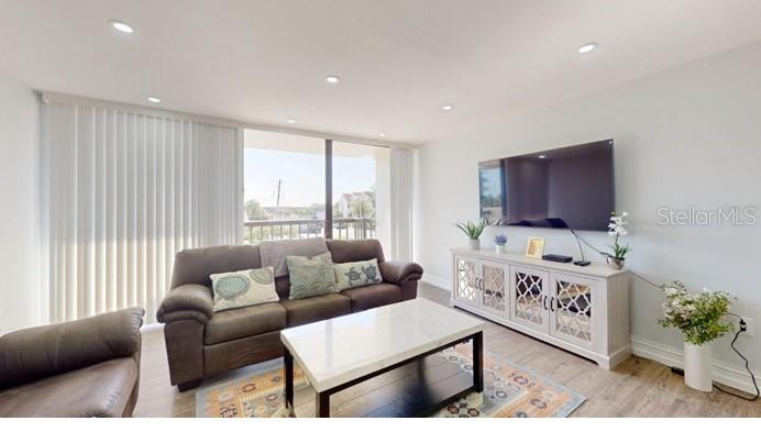 STARBOARD TOWER - Residential
