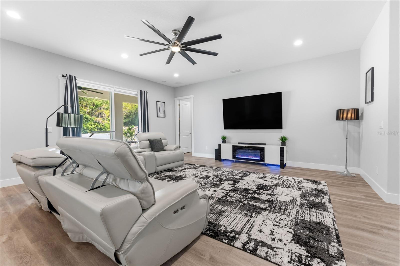 WILSKY ESTATES - Residential