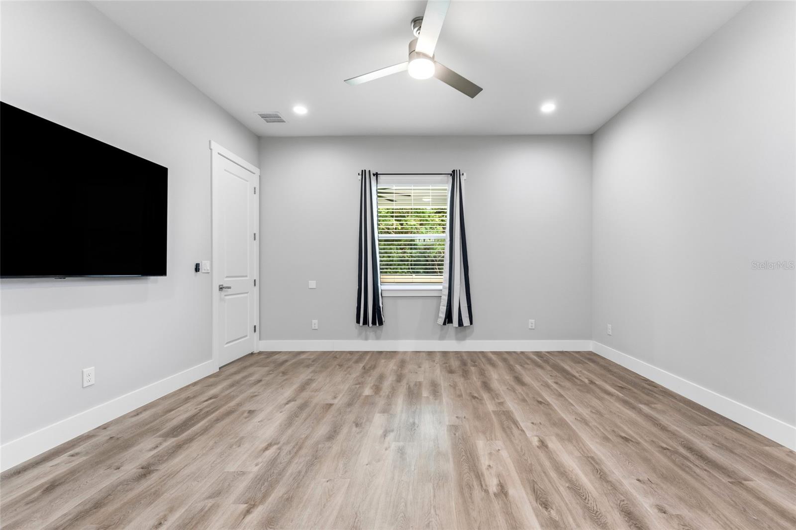 WILSKY ESTATES - Residential