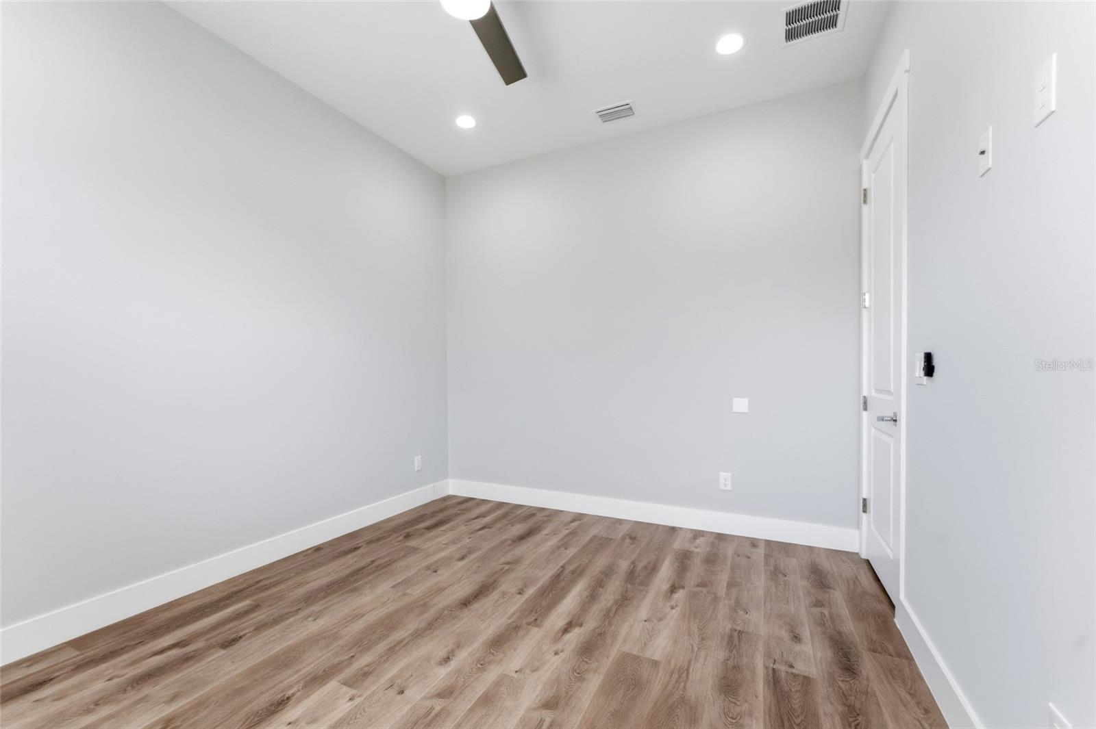 WILSKY ESTATES - Residential