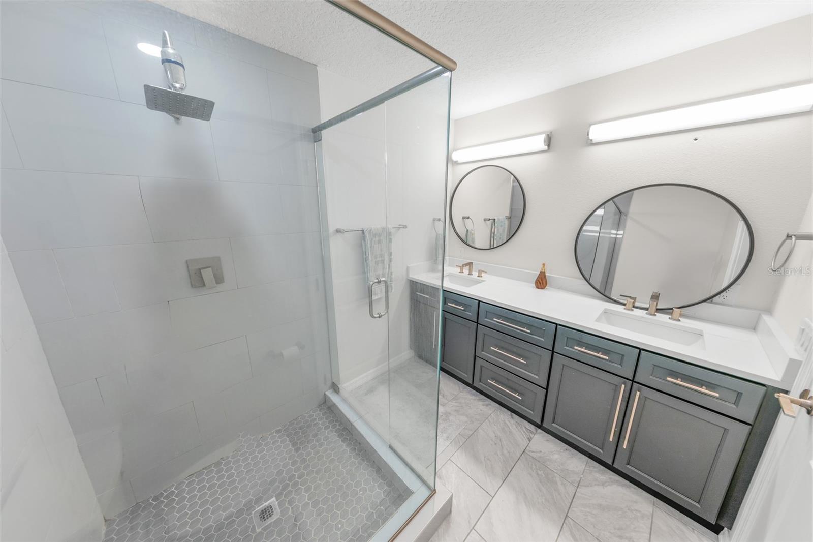 FLY IN SPRUCE CREEK INC UNIT 01 - Residential