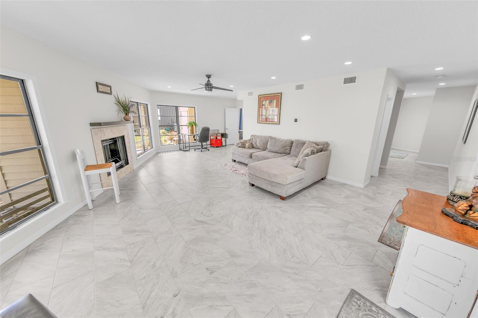 FLY IN SPRUCE CREEK INC UNIT 01 - Residential