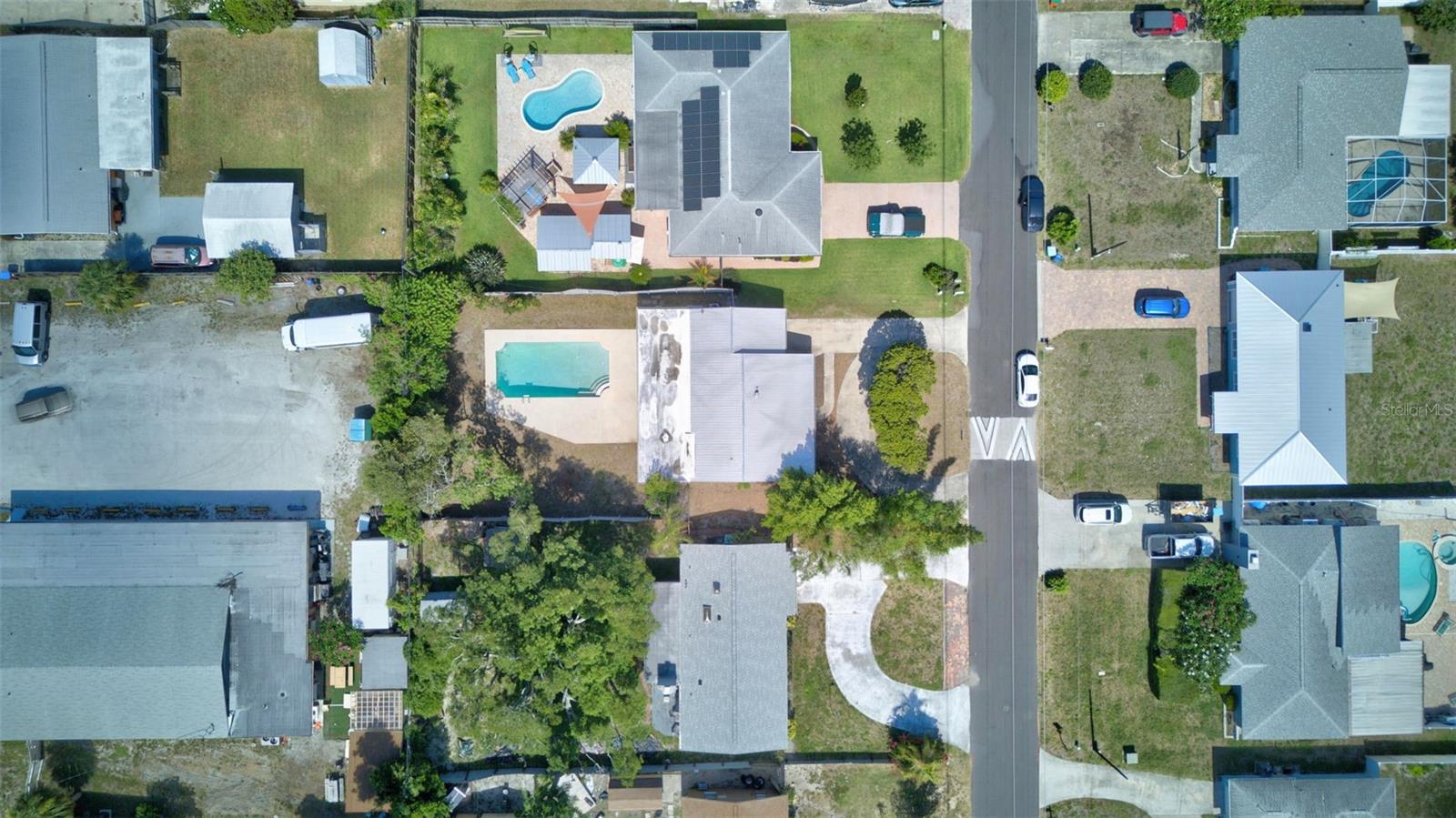 SEMINOLE MANOR - Residential