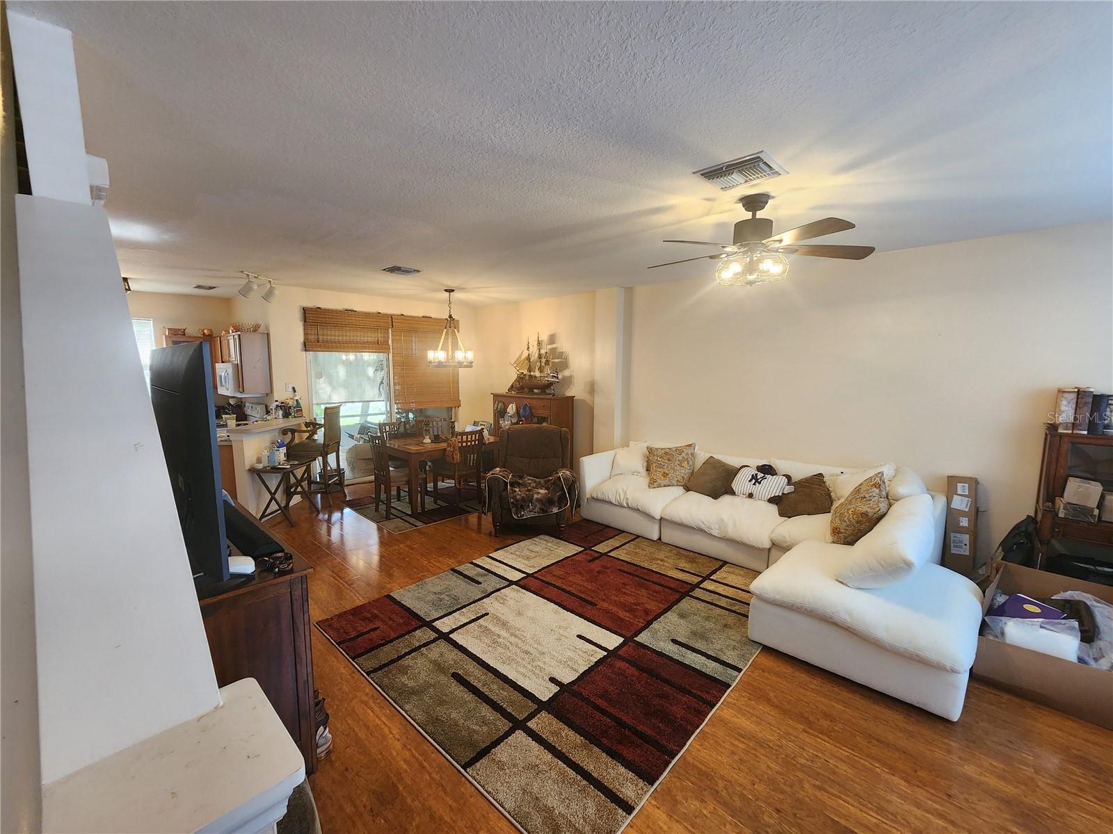 OAK VALLEY TWNHMS - Residential
