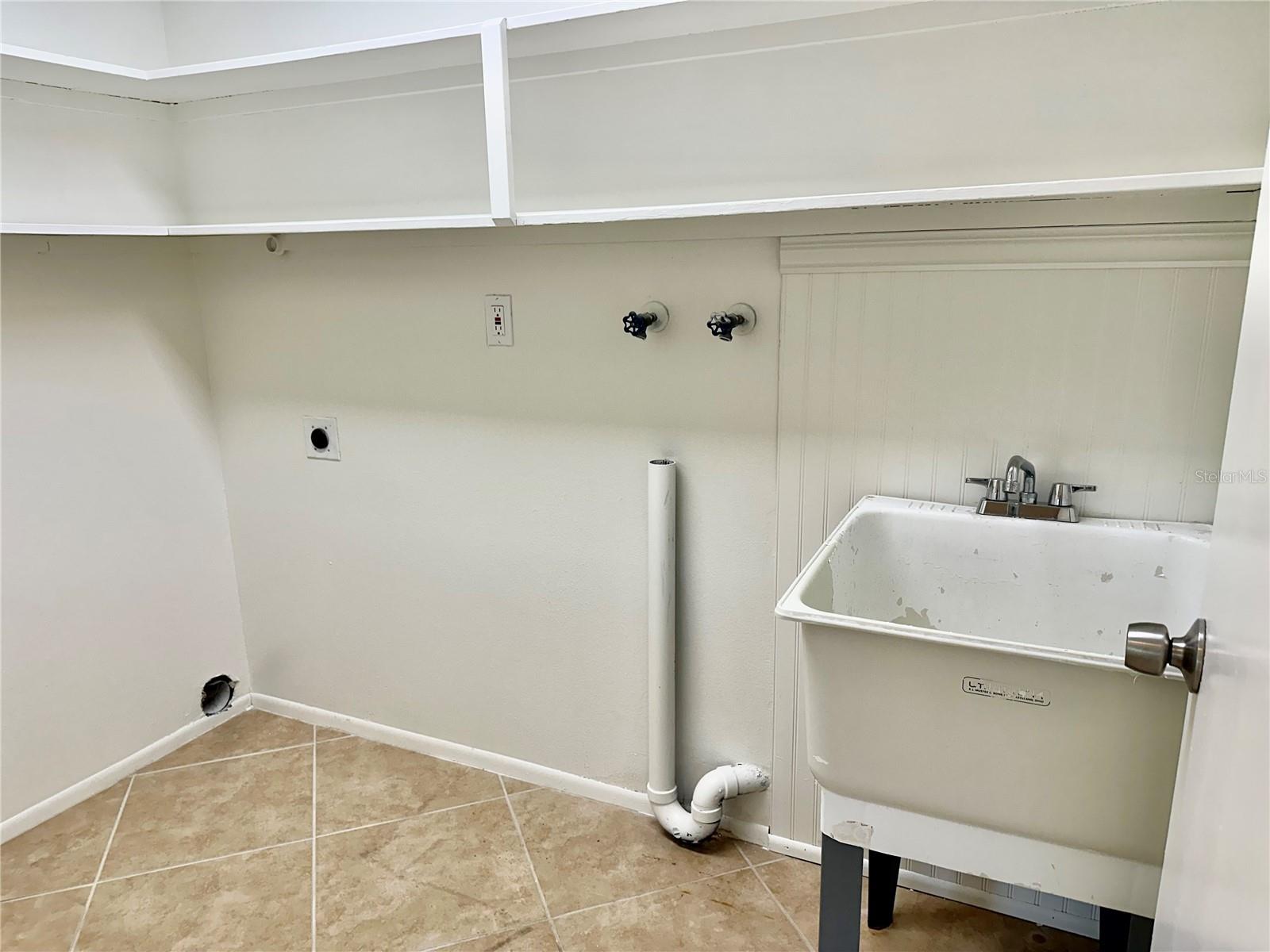 BEACON WOODS VILLAGE - Residential Lease