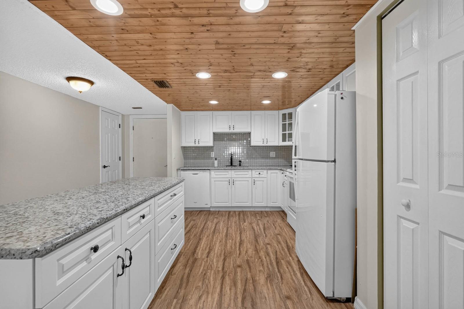 BEACON POINT CONDO - Residential