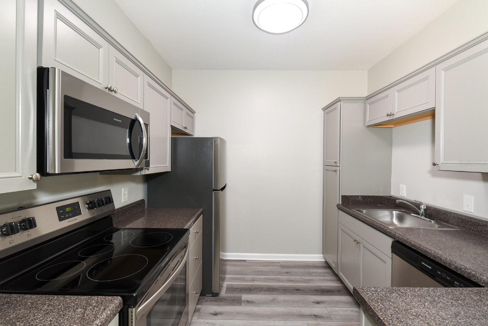 THE PALMS OF CORTEZ - Residential Lease
