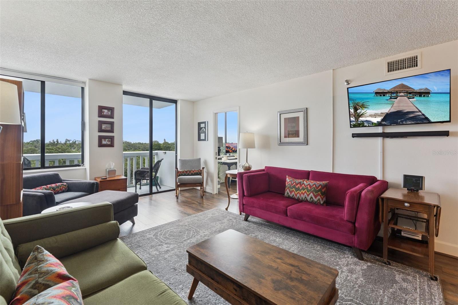 PARK LAKE TOWERS - Residential