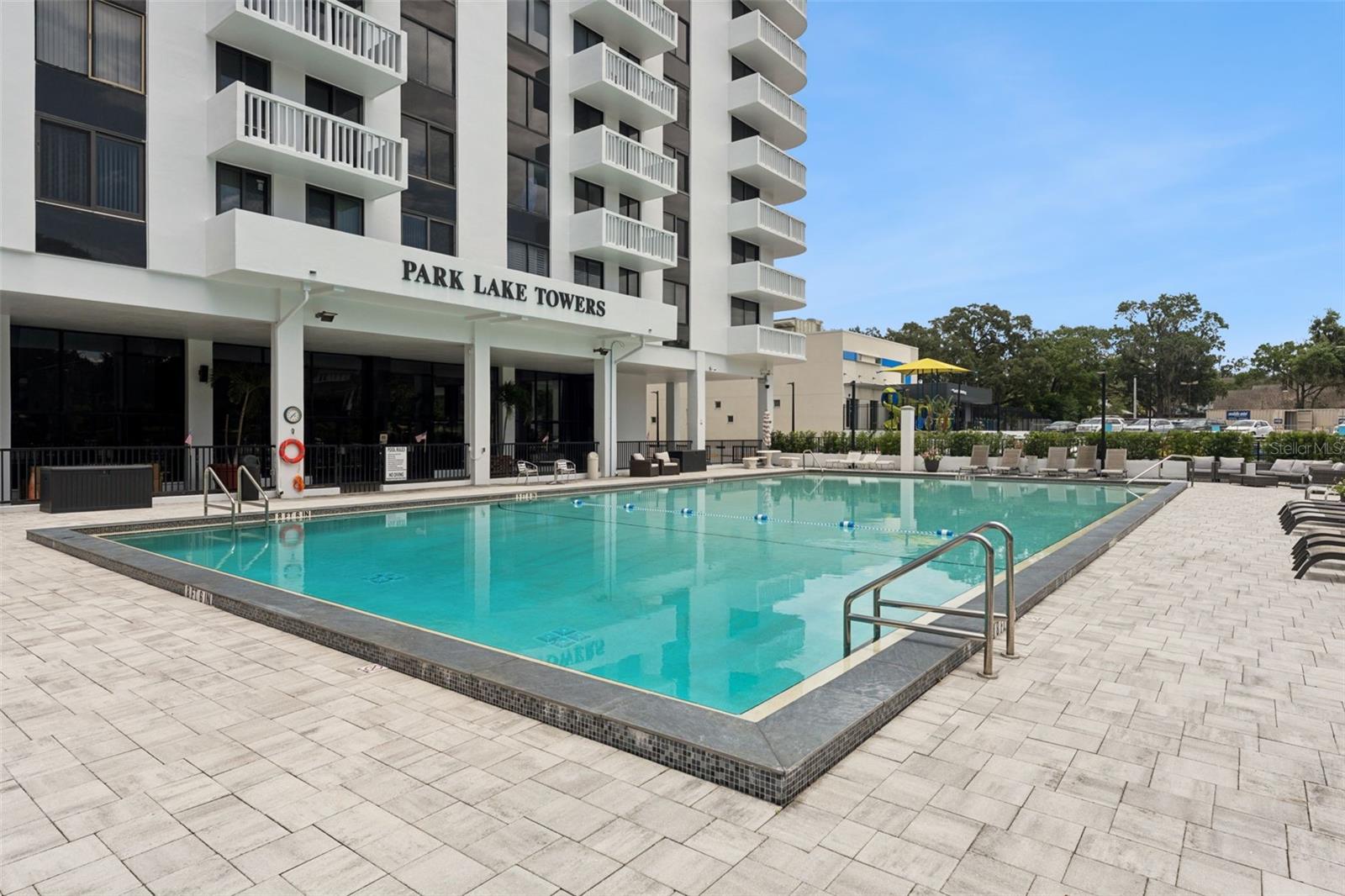 PARK LAKE TOWERS - Residential