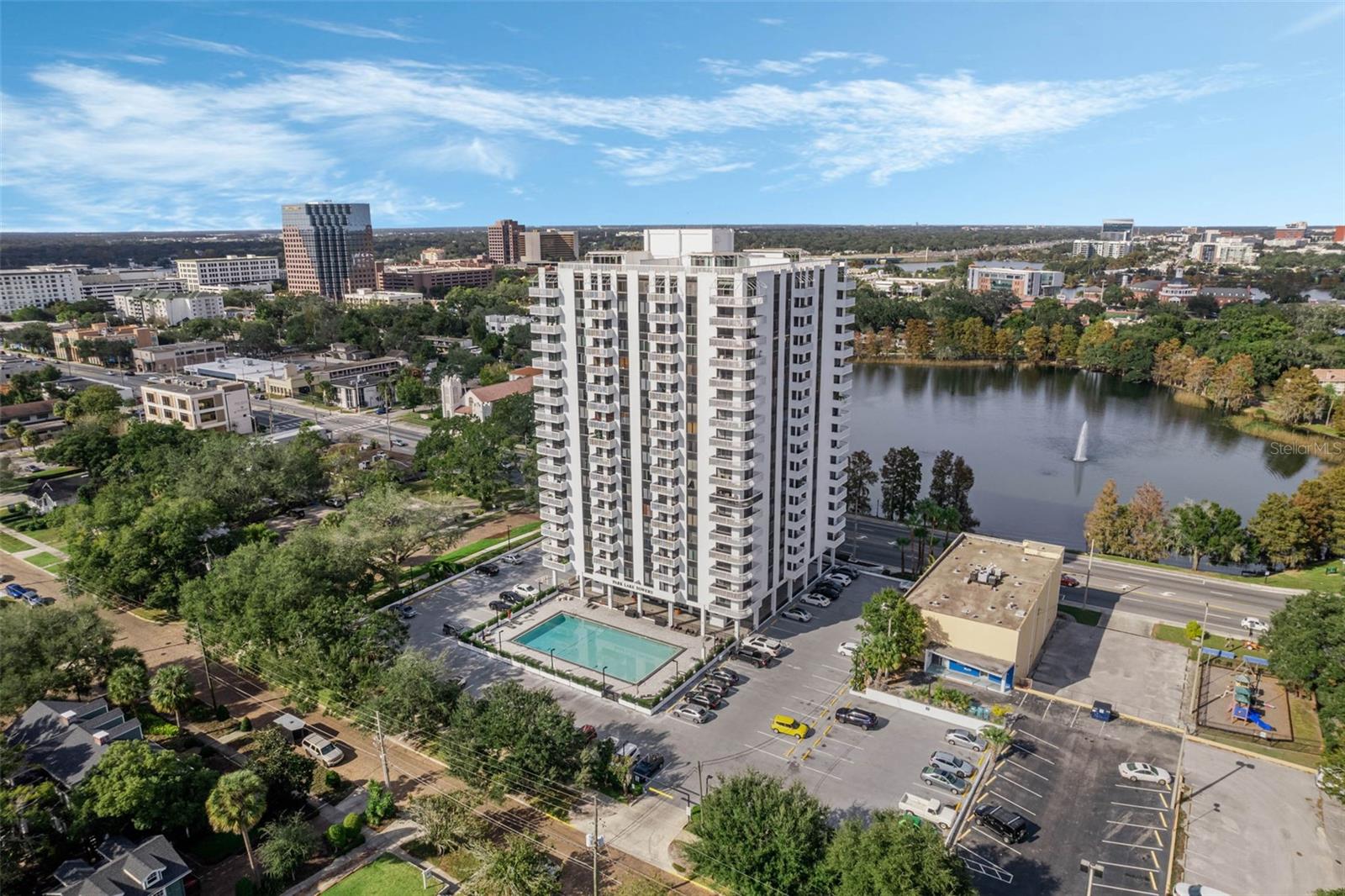 PARK LAKE TOWERS - Residential