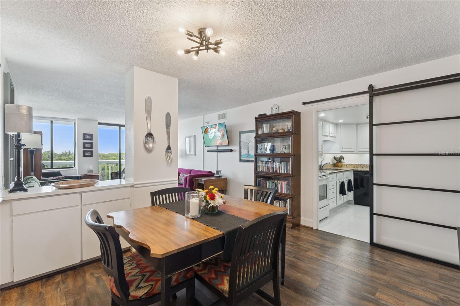 PARK LAKE TOWERS - Residential