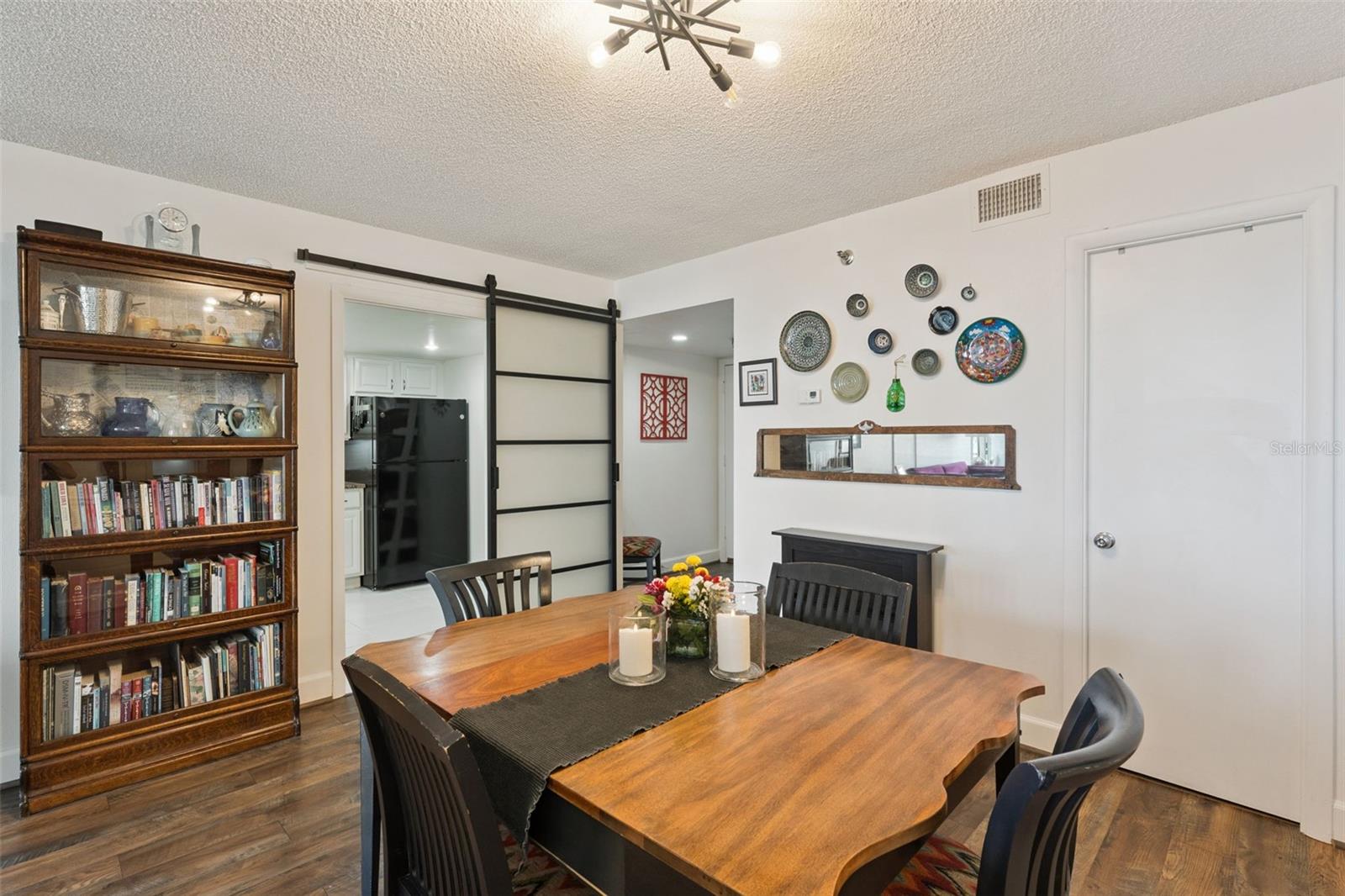 PARK LAKE TOWERS - Residential