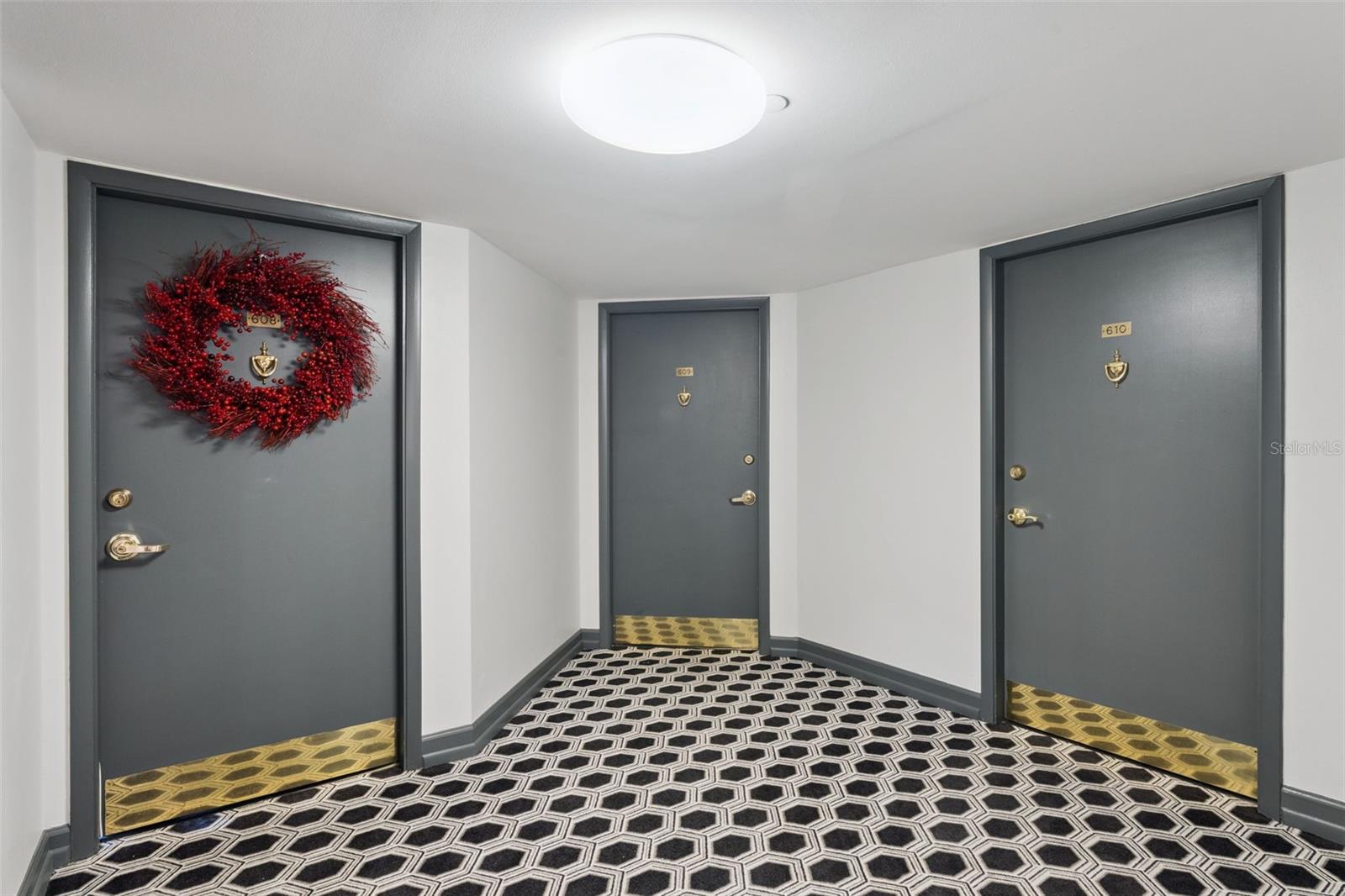 PARK LAKE TOWERS - Residential