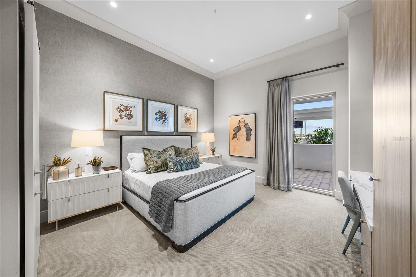 ALTURA BAYSHORE - Residential
