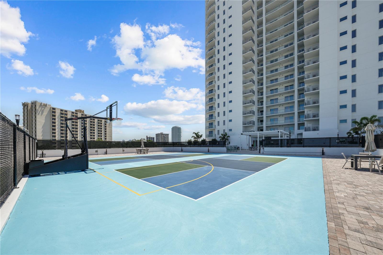 ALTURA BAYSHORE - Residential