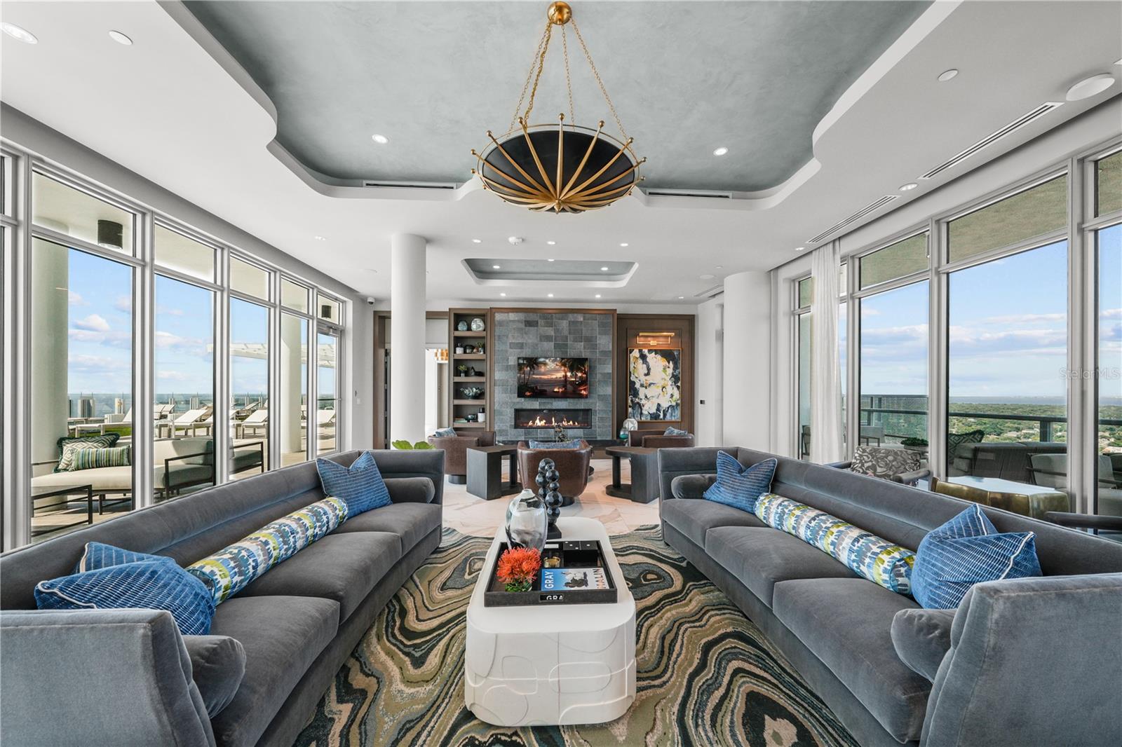 ALTURA BAYSHORE - Residential