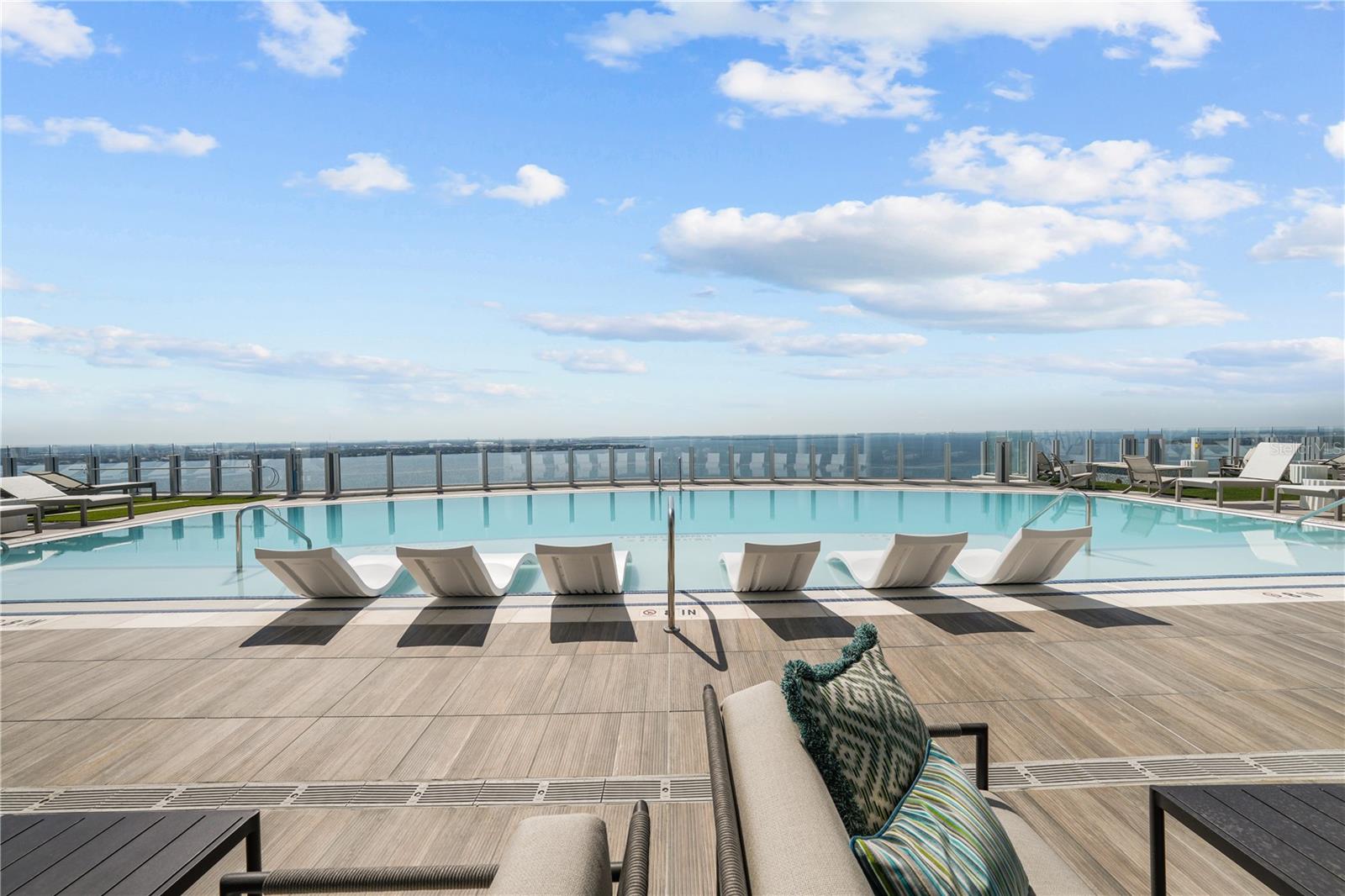 ALTURA BAYSHORE - Residential