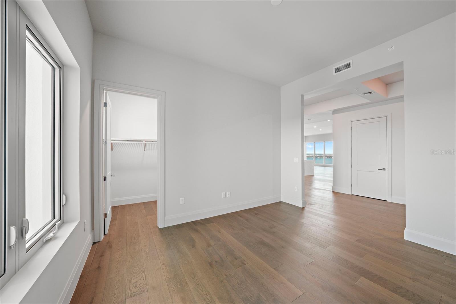 ALTURA BAYSHORE - Residential