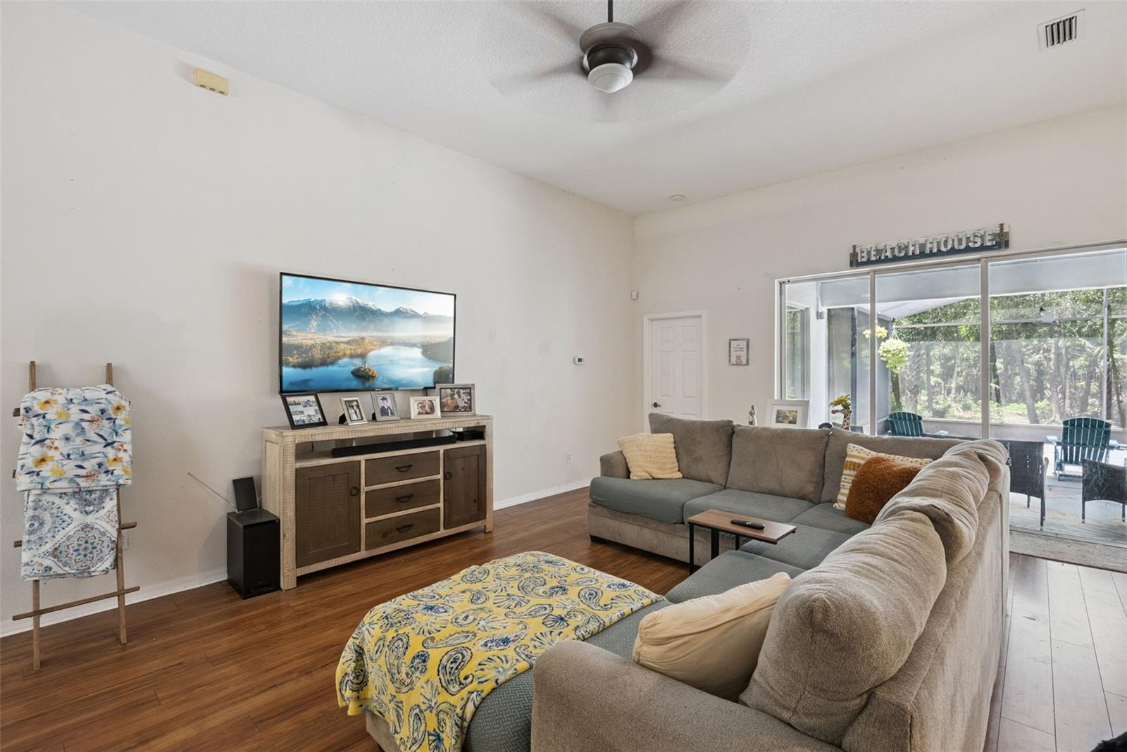 EUREKA HAMMOCK - Residential