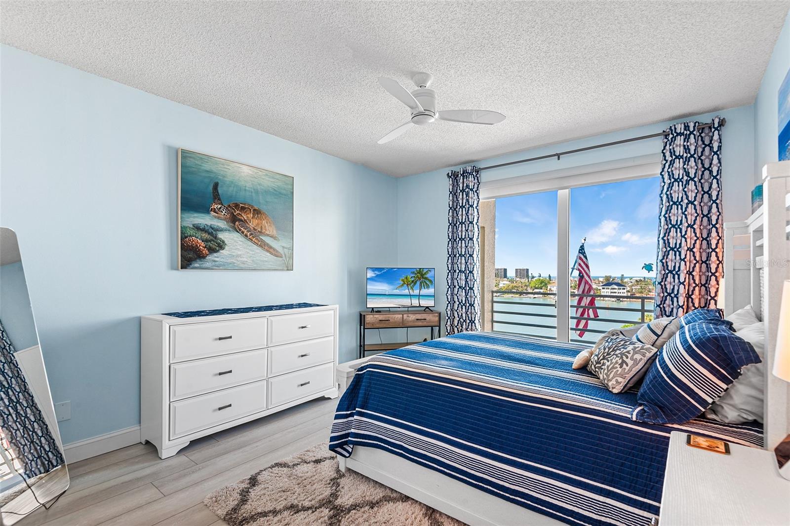 HARBOURSIDE CONDO - Residential