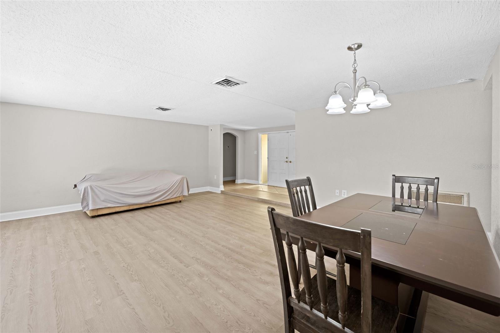 REGENCY PARK - Residential