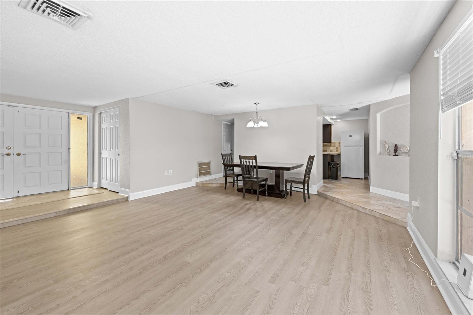 REGENCY PARK - Residential