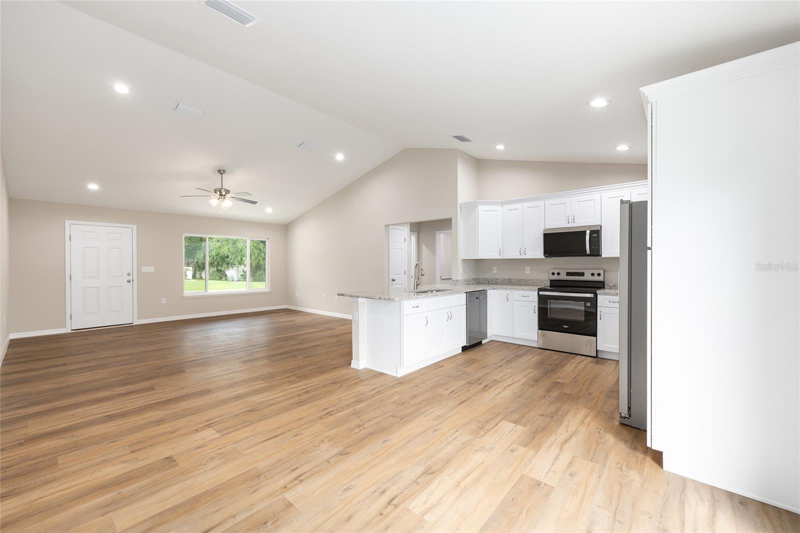 RAINBOW LAKES ESTATE - Residential