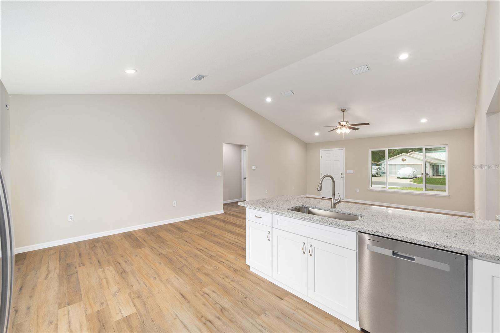 RAINBOW LAKES ESTATE - Residential