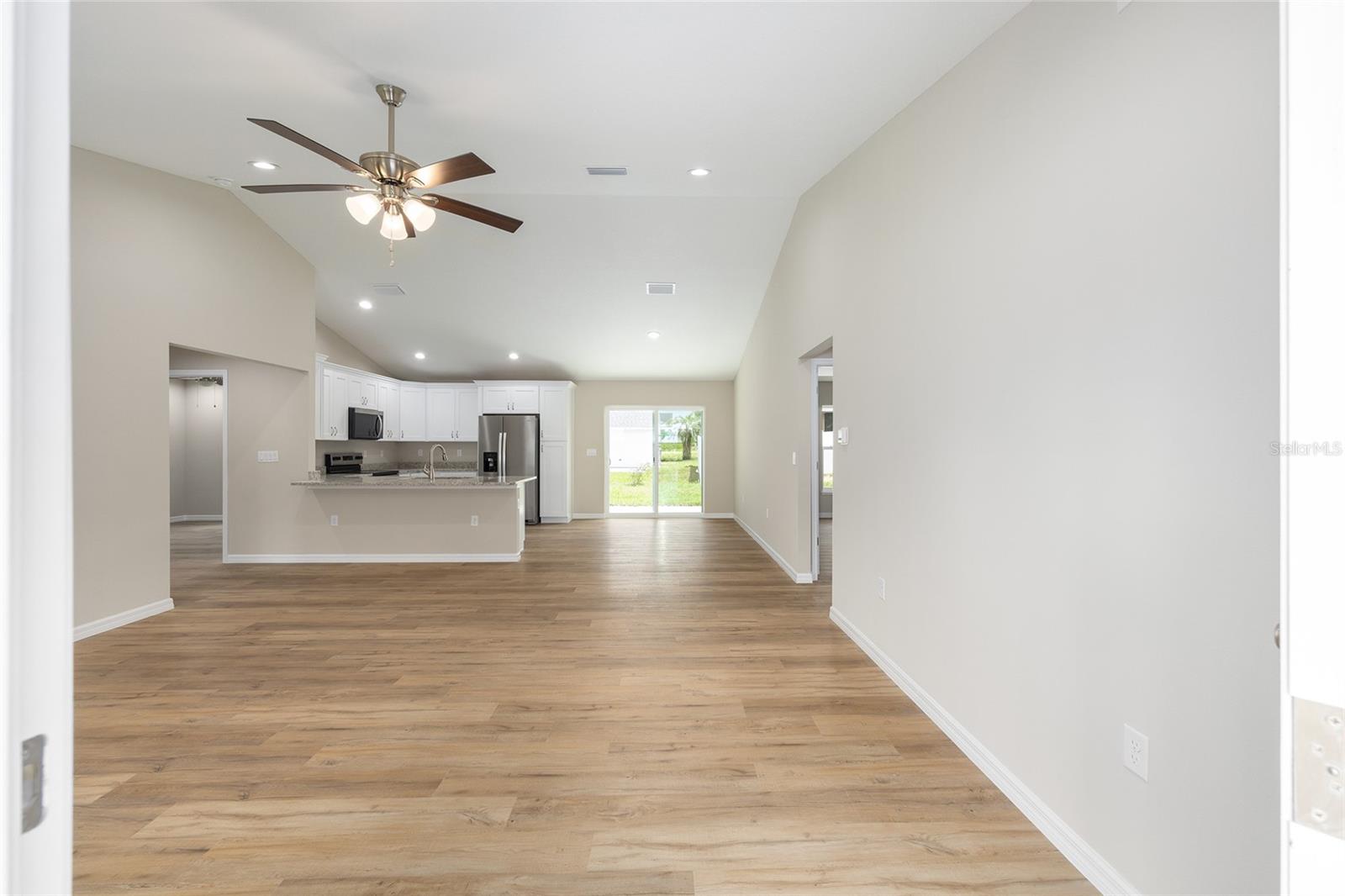 RAINBOW LAKES ESTATE - Residential