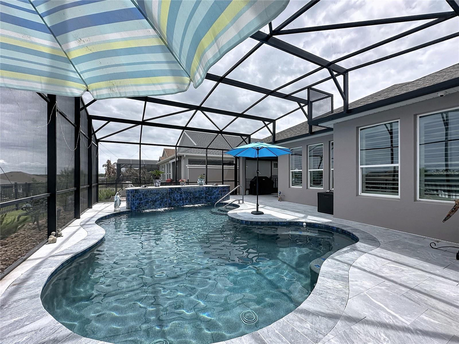 CASCADES OF GROVELAND (TRILOGY) - Residential