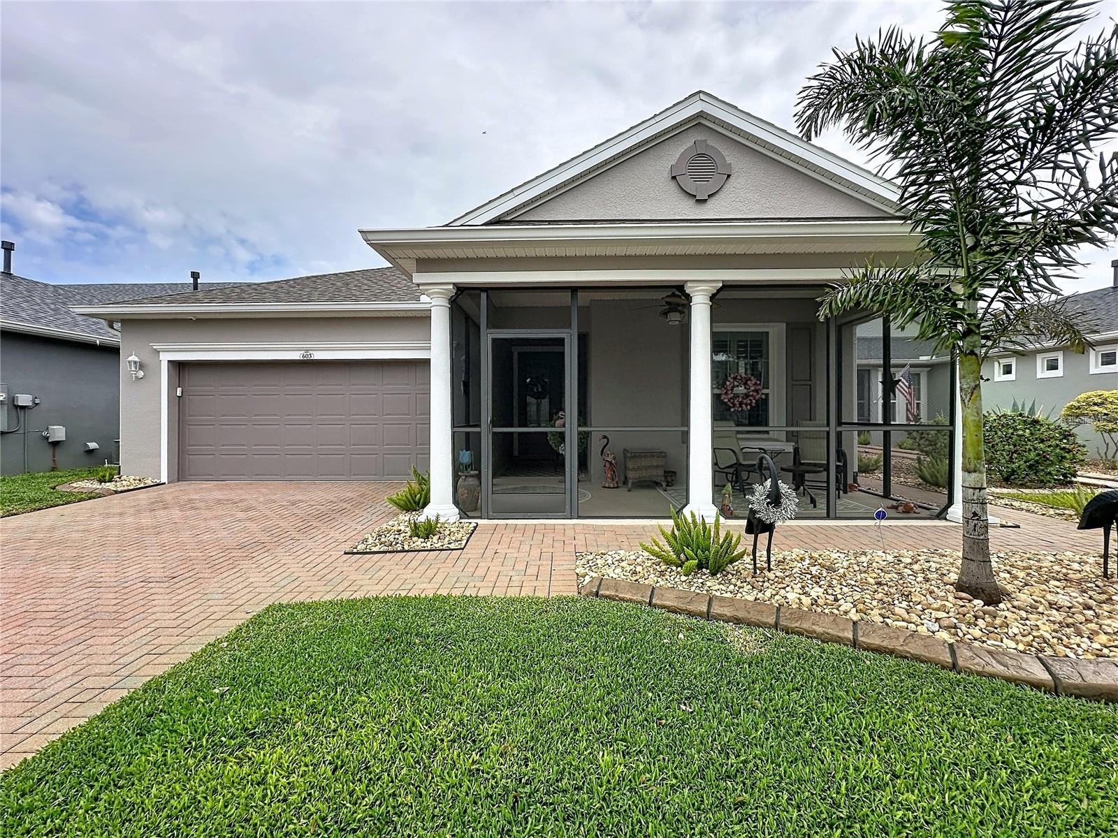 CASCADES OF GROVELAND (TRILOGY) - Residential