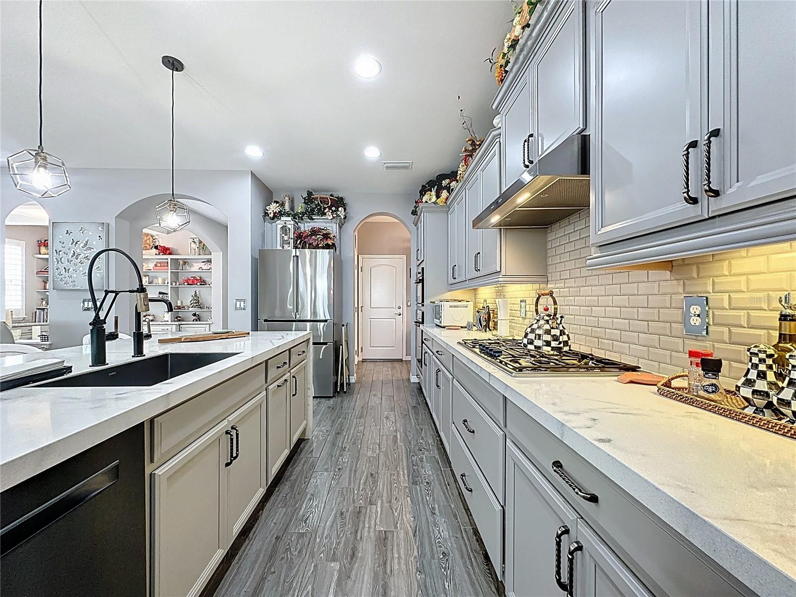 CASCADES OF GROVELAND (TRILOGY) - Residential