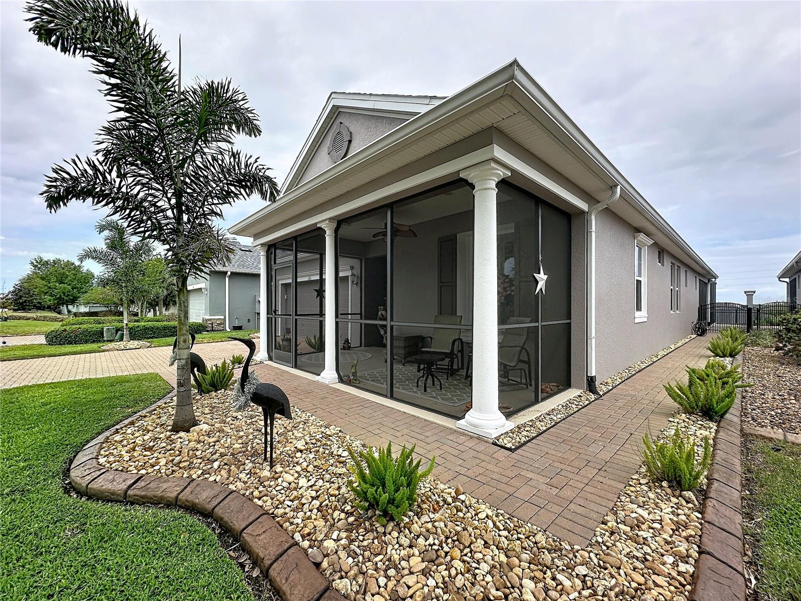CASCADES OF GROVELAND (TRILOGY) - Residential