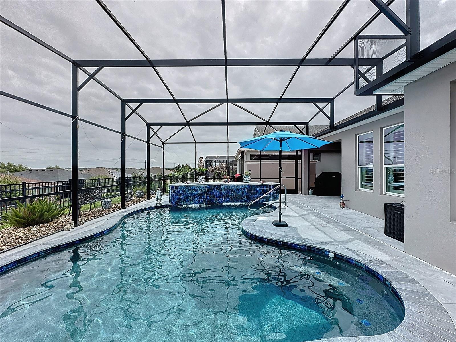 CASCADES OF GROVELAND (TRILOGY) - Residential