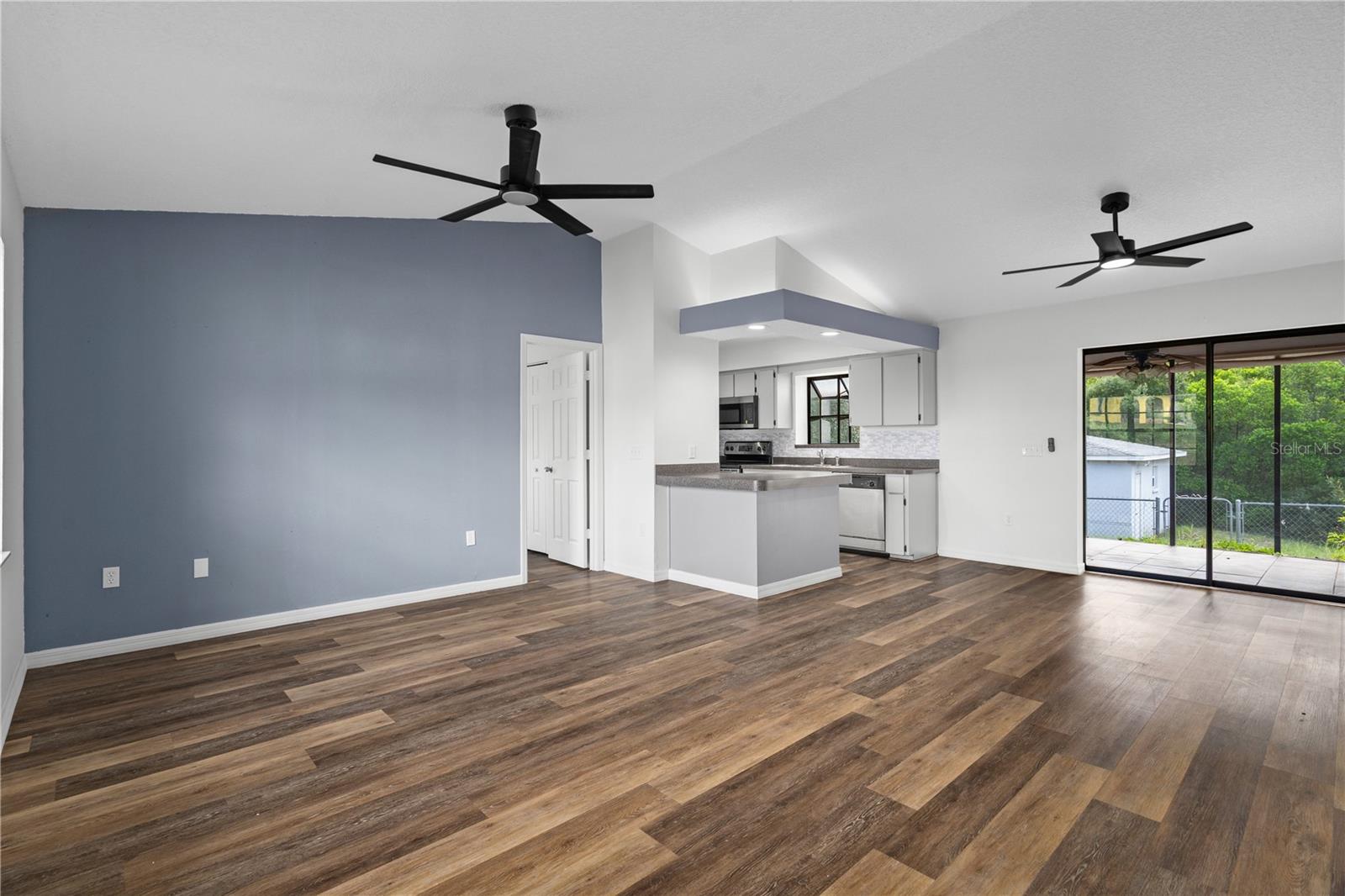 SPRING HILL - Residential