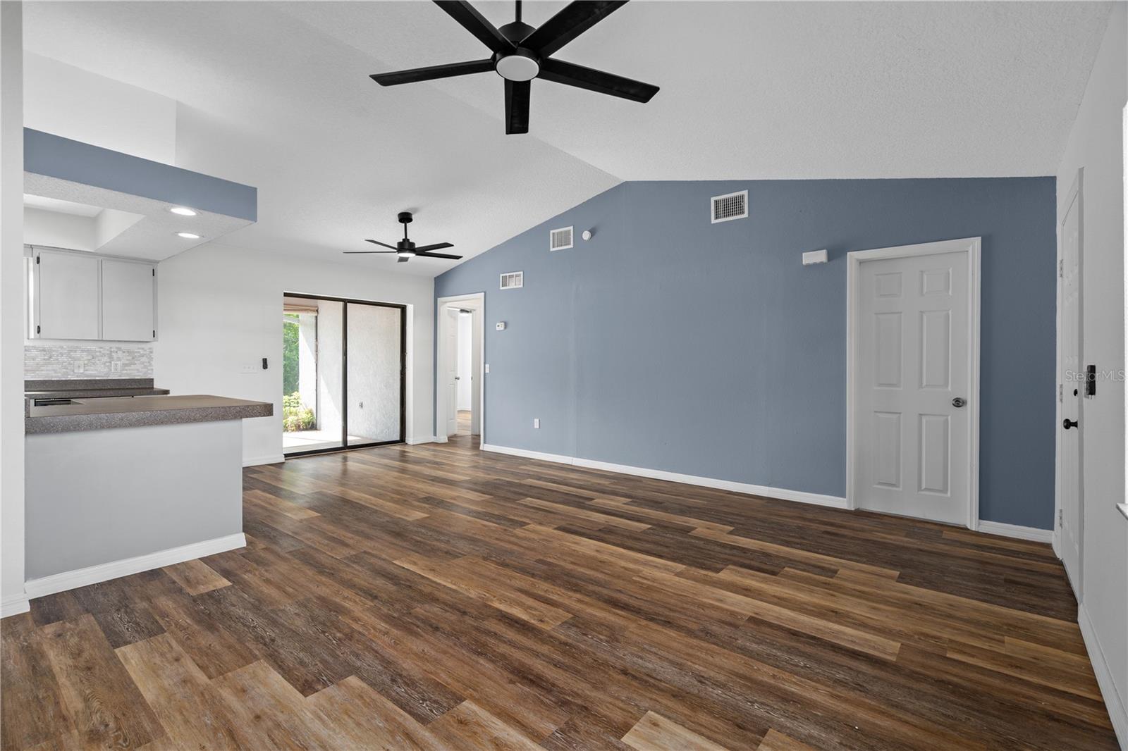 SPRING HILL - Residential
