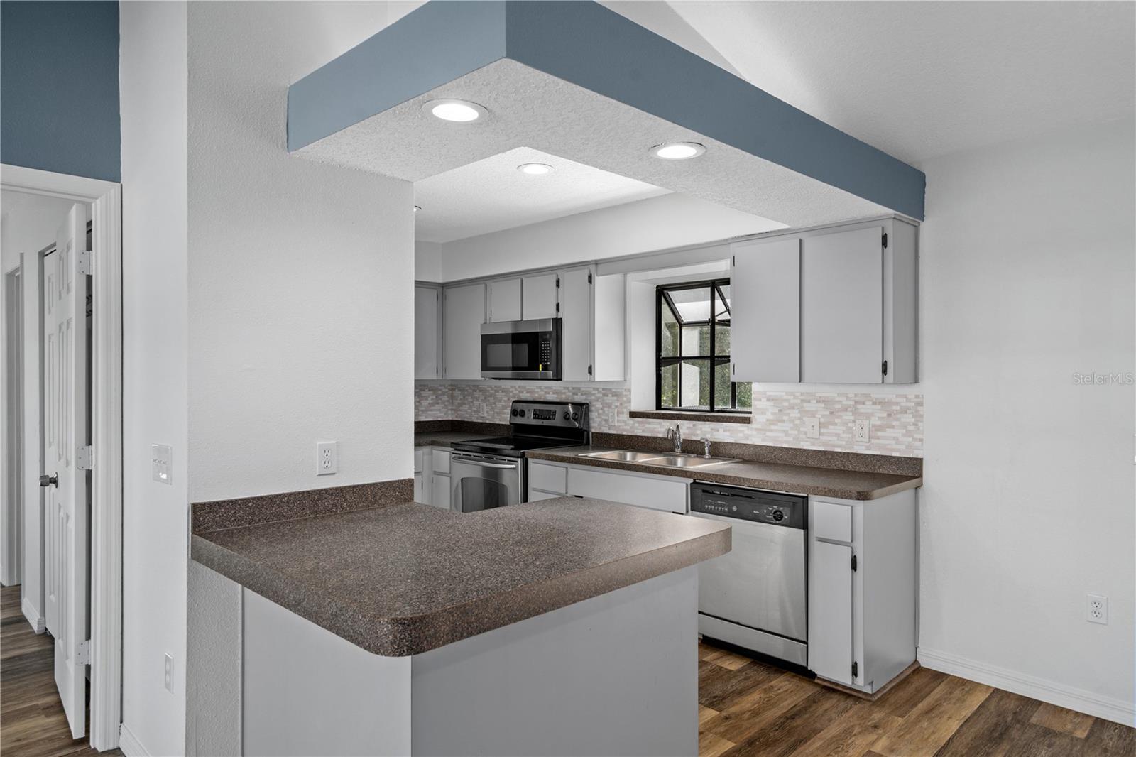 SPRING HILL - Residential