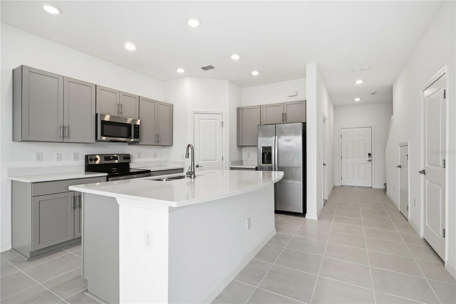 ARTISAN LAKES EDGESTONE NORTH PH I & II - Residential Lease