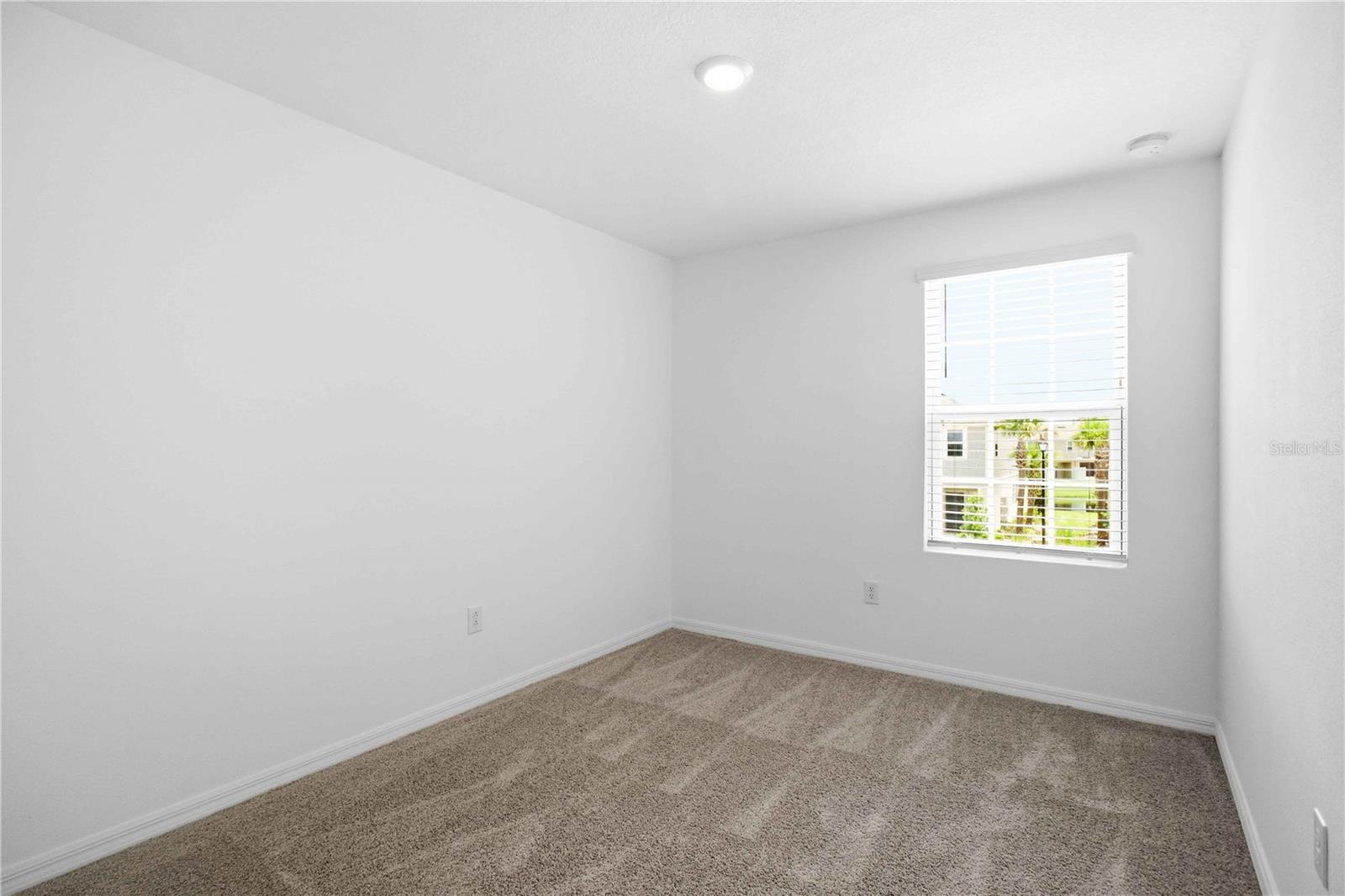 ARTISAN LAKES EDGESTONE NORTH PH I & II - Residential Lease