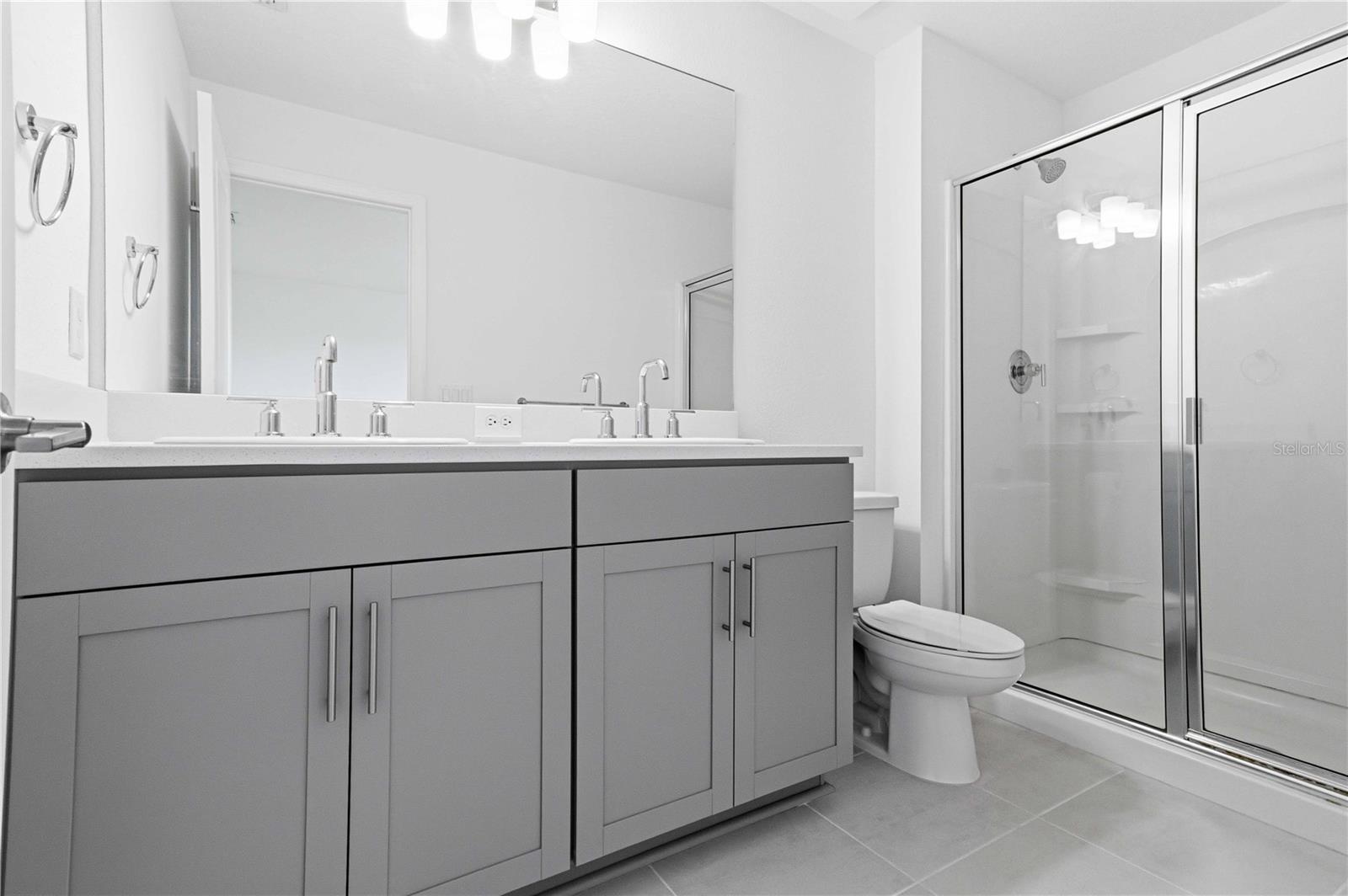 ARTISAN LAKES EDGESTONE NORTH PH I & II - Residential Lease