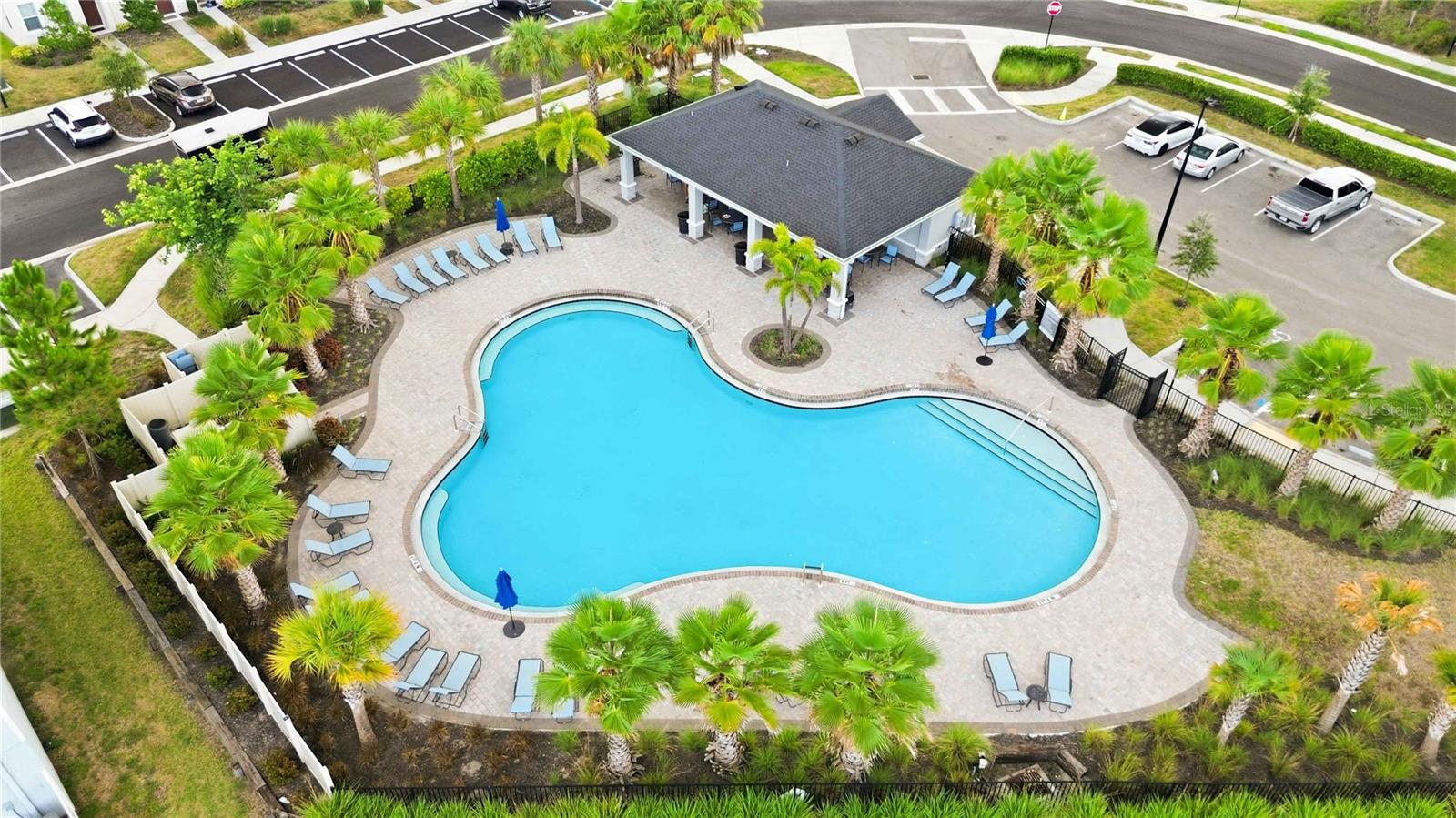 ARTISAN LAKES EDGESTONE NORTH PH I & II - Residential Lease