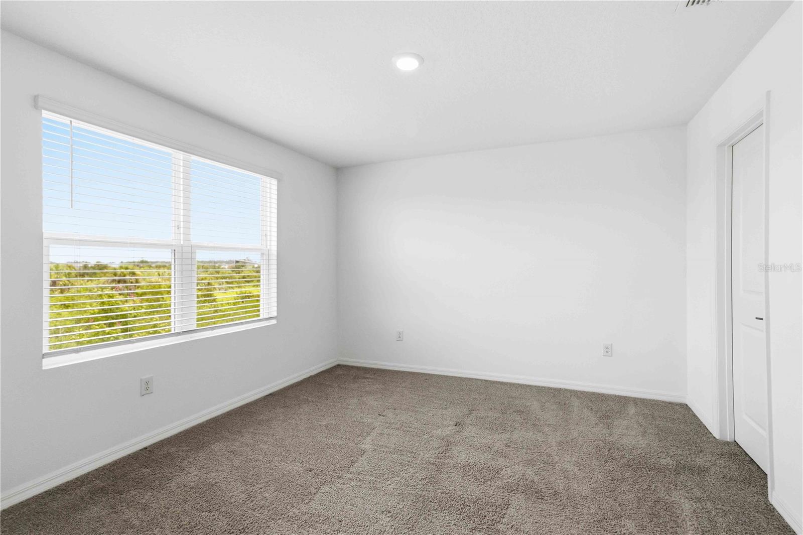 ARTISAN LAKES EDGESTONE NORTH PH I & II - Residential Lease