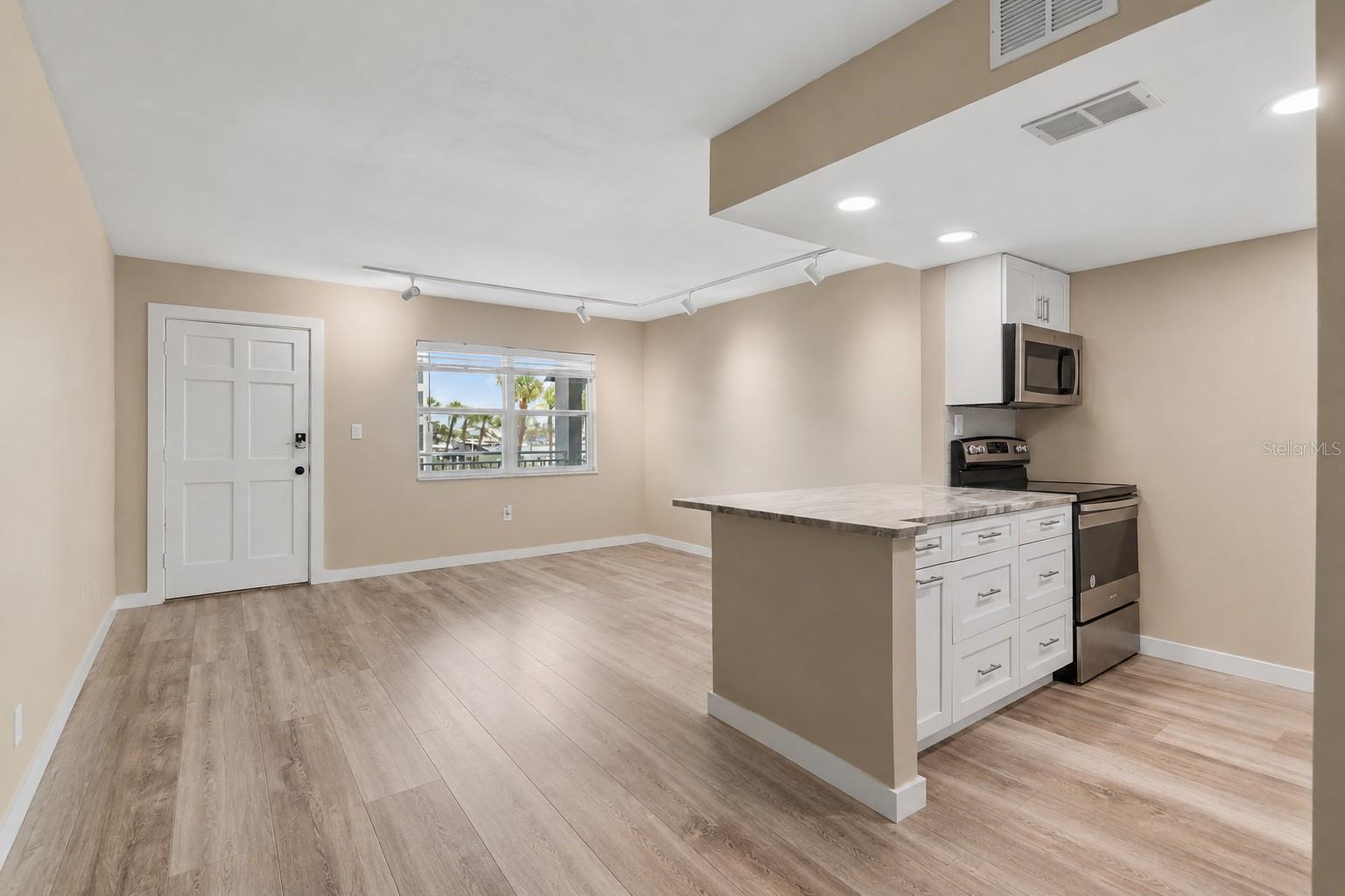WESTWIND CONDO APTS - Residential
