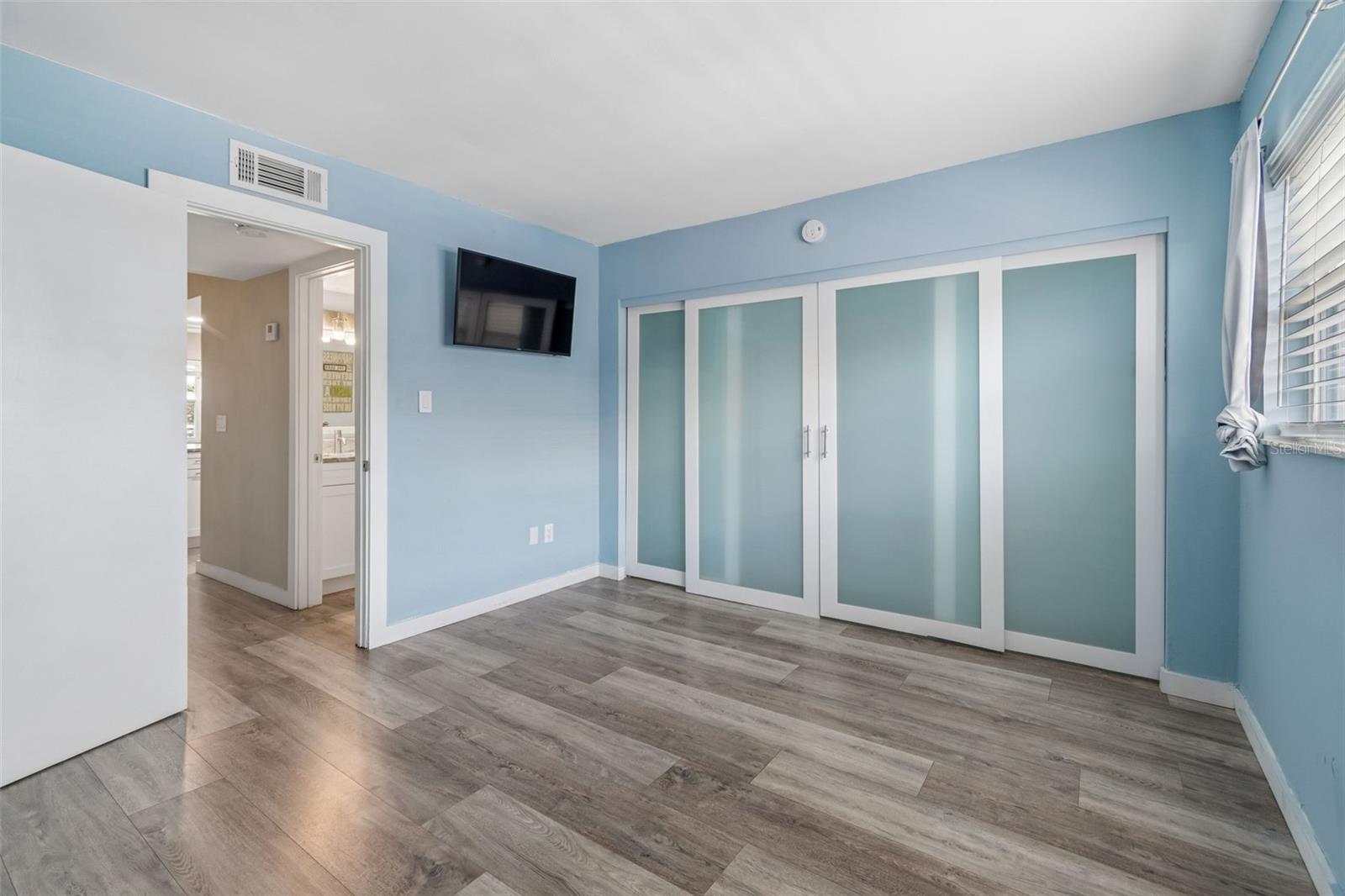 WESTWIND CONDO APTS - Residential